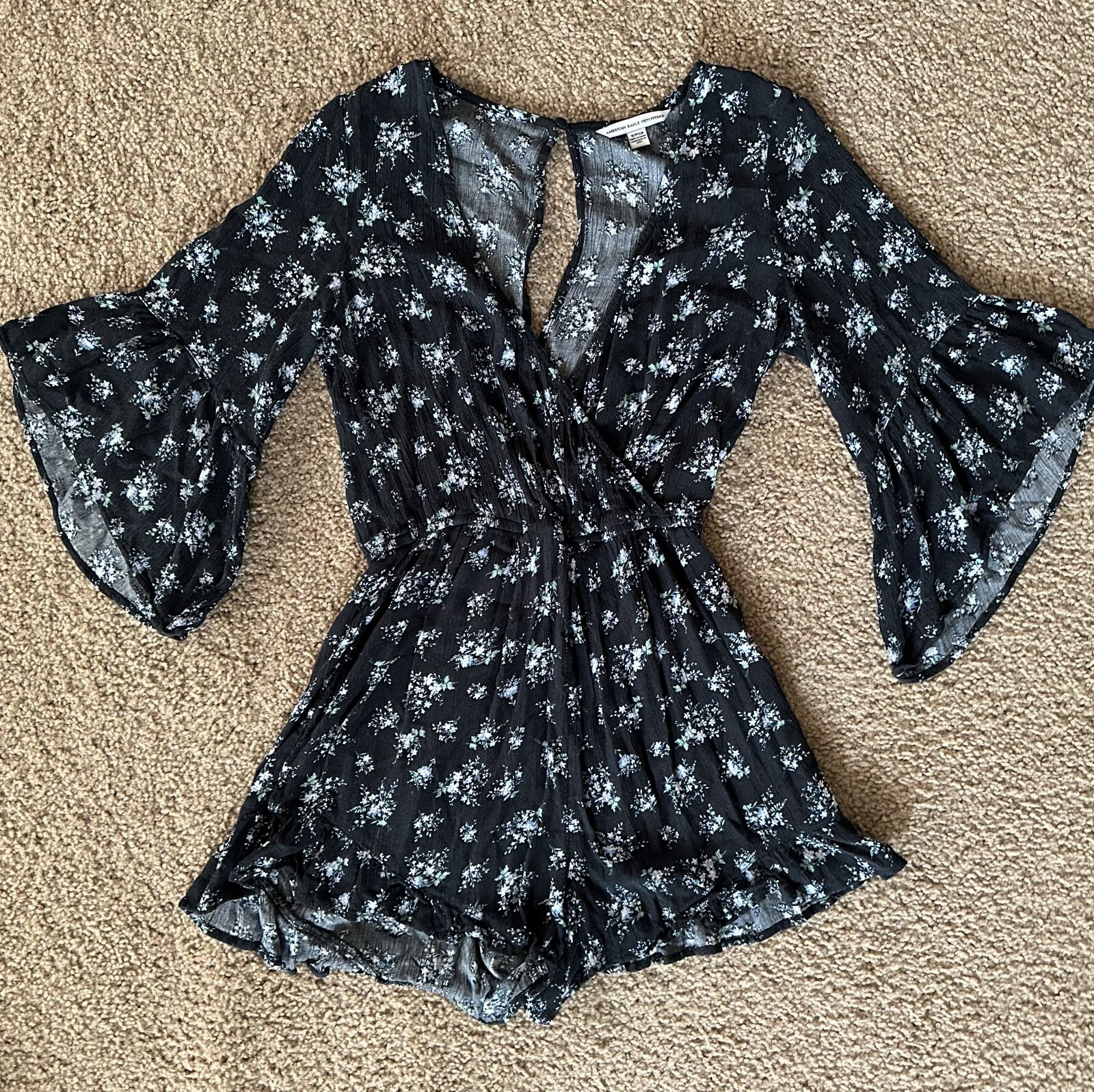 American Eagle SMALL Navy Blue Floral Short & Sweet 3/4 Sleeve Romper Flowy