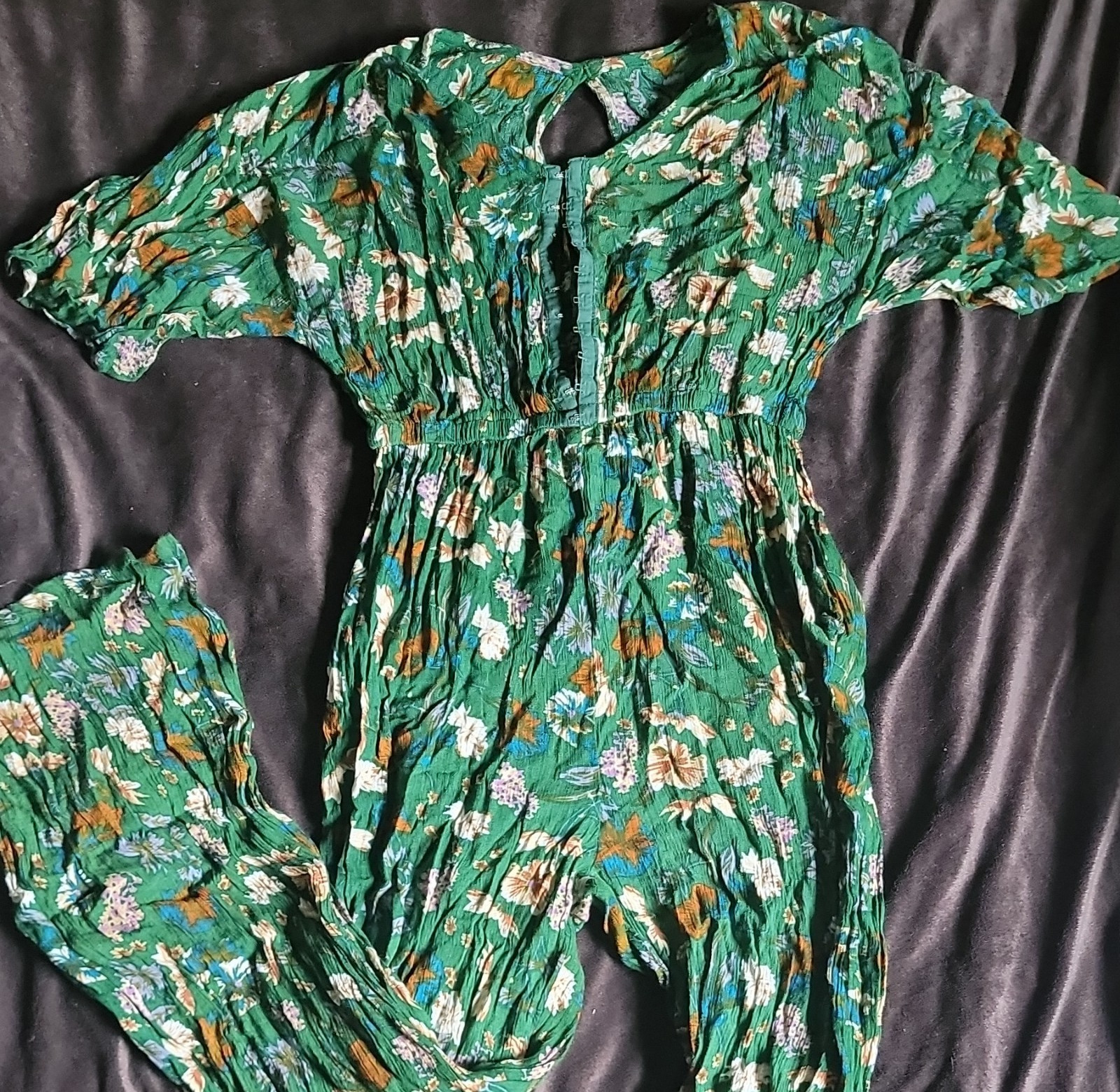 Icon Apparel Women’s Green Floral Short Sleeve Wide-Leg 100% Viscose Jumpsuit M