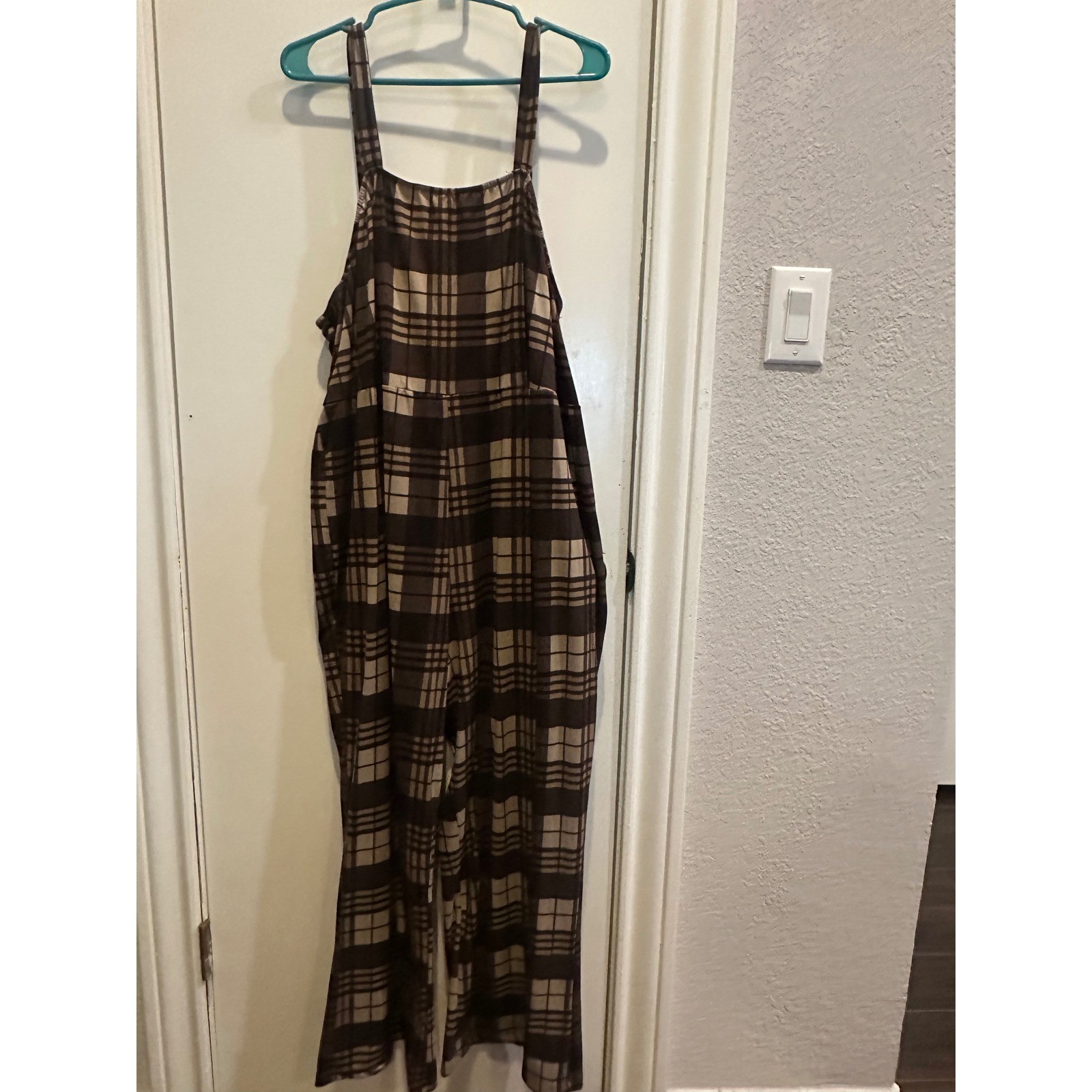 Coco and Shay Plus Womens 3XL Brown Tan Plaid Sleeveless Wide Leg Jumpsuit 0660