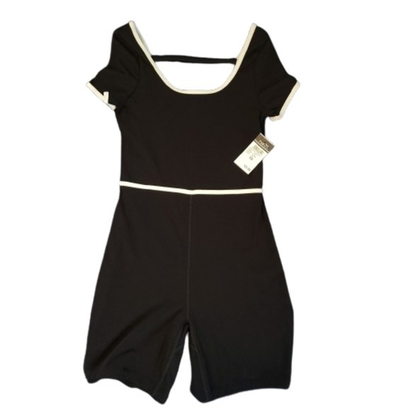 Rue21 Women’s Black and White Romper Short Sleeve w/ Shorts NWT Size XS