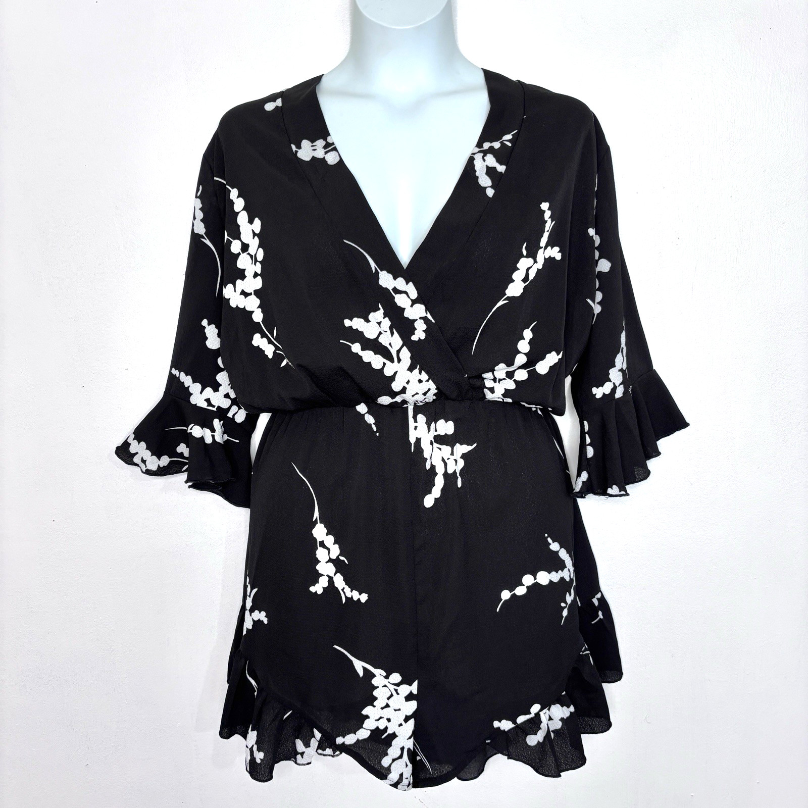 Boohoo Romper 18 Black White Floral Boho Vacation Festival Party Evening Out