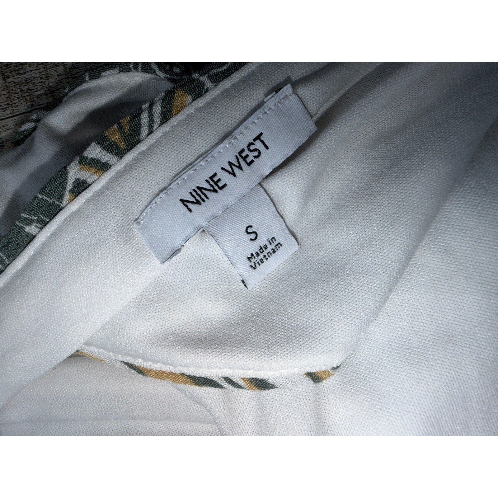 Nine West Green White Sleeveless Tropical V-Neck Leaf Print Jumpsuit Size Small