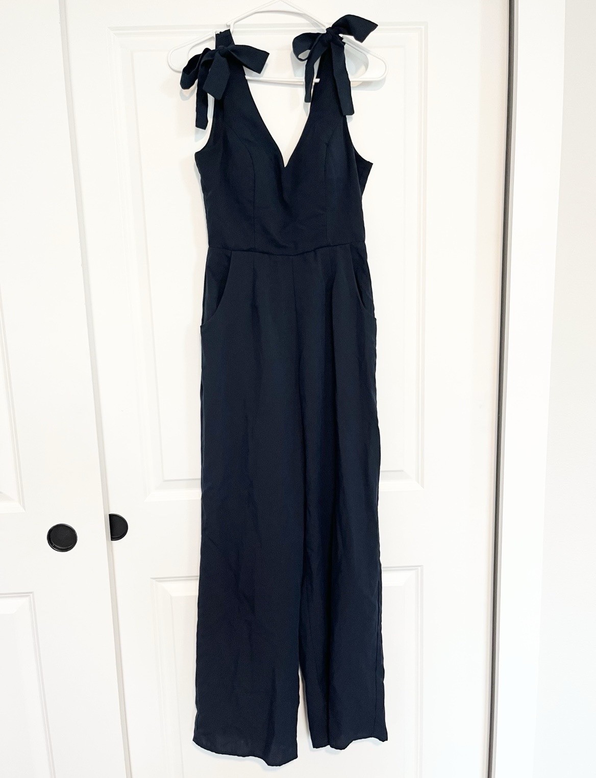 Audrey Parks +francesca’s Navy Blue Sleeveless Bow Strap Wide-Leg Jumpsuit S
