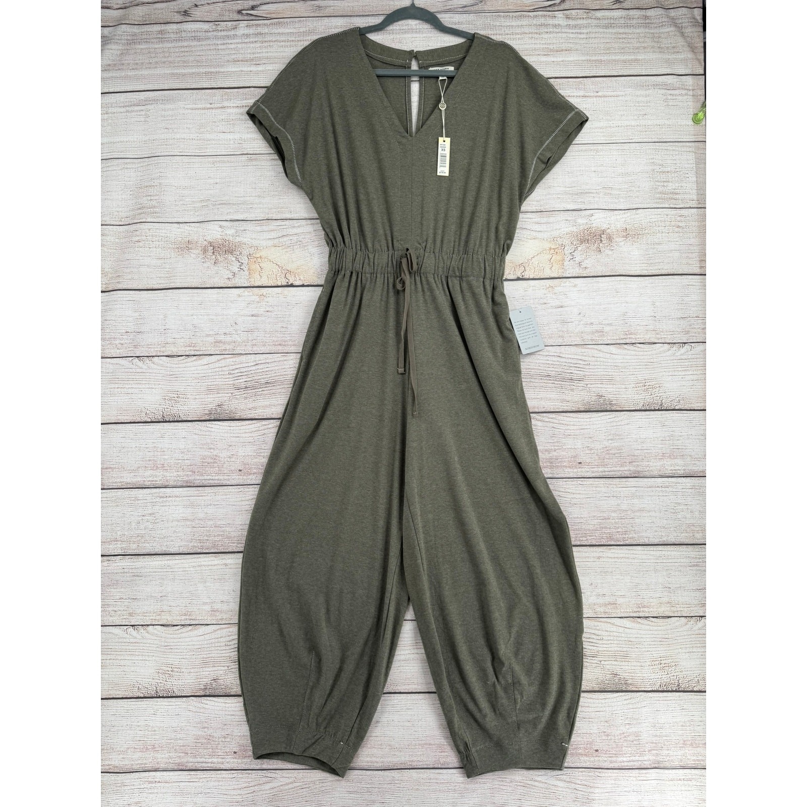 Max Studio London V-Neck Straight Leg Jumpsuit Womens XS Sage Green NEW