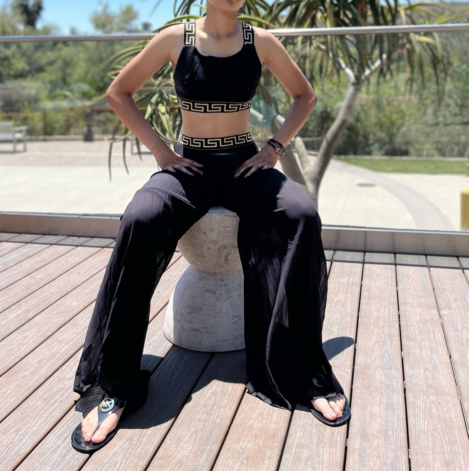 Women’s 2-Piece Black/Gold Greek Key Sleeveless Scoop Top Wide-Leg Pants