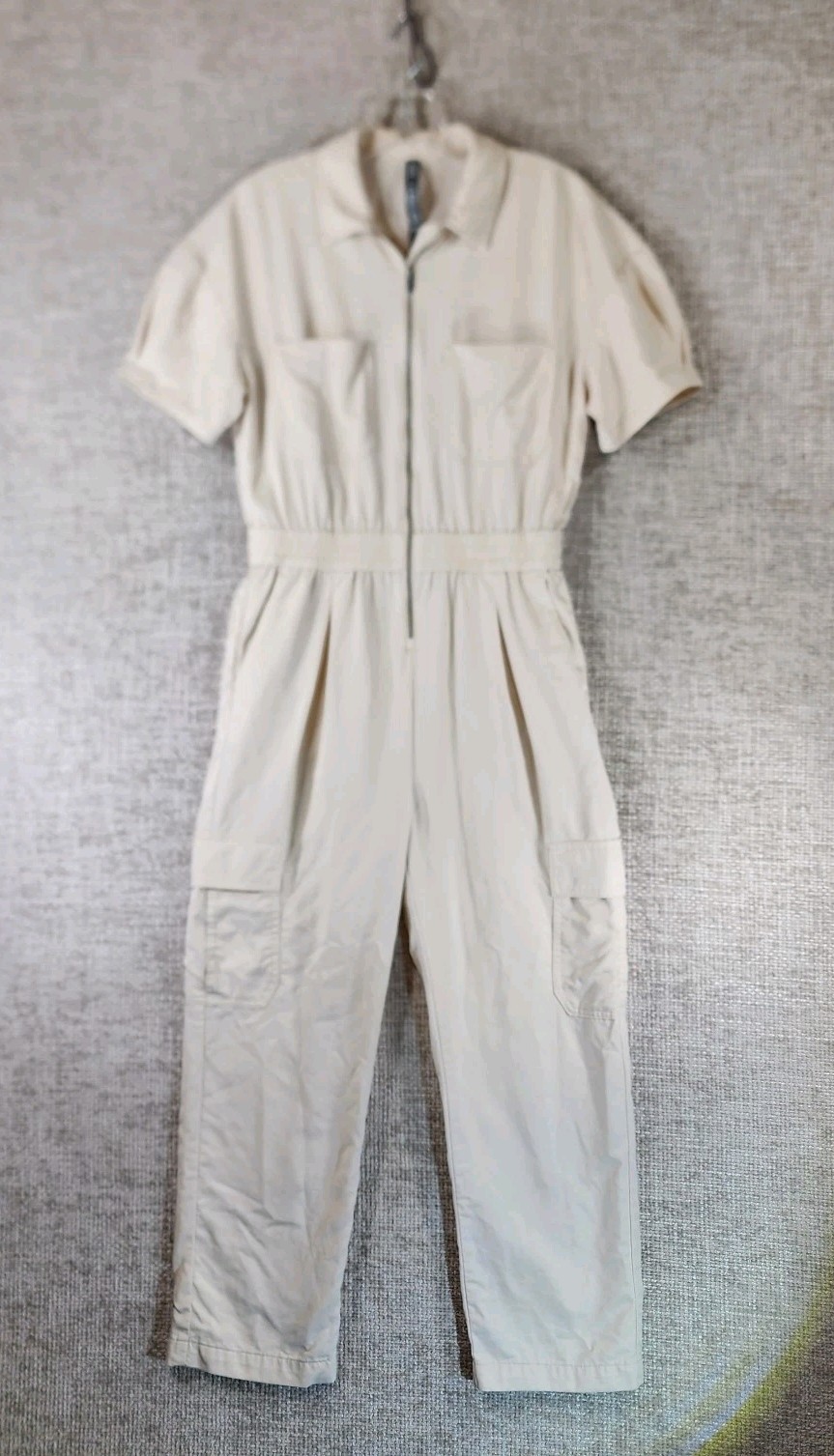 VUORI Short Sleeve Coastline Jumpsuit Womens S Beige Zip Beachy Travel VW4088