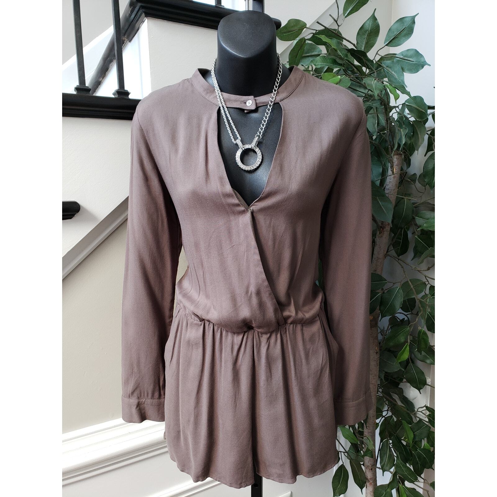 Loveriche Romper Womens Small Brown Rayon Pockets Long Sleeve Keyhole Snap