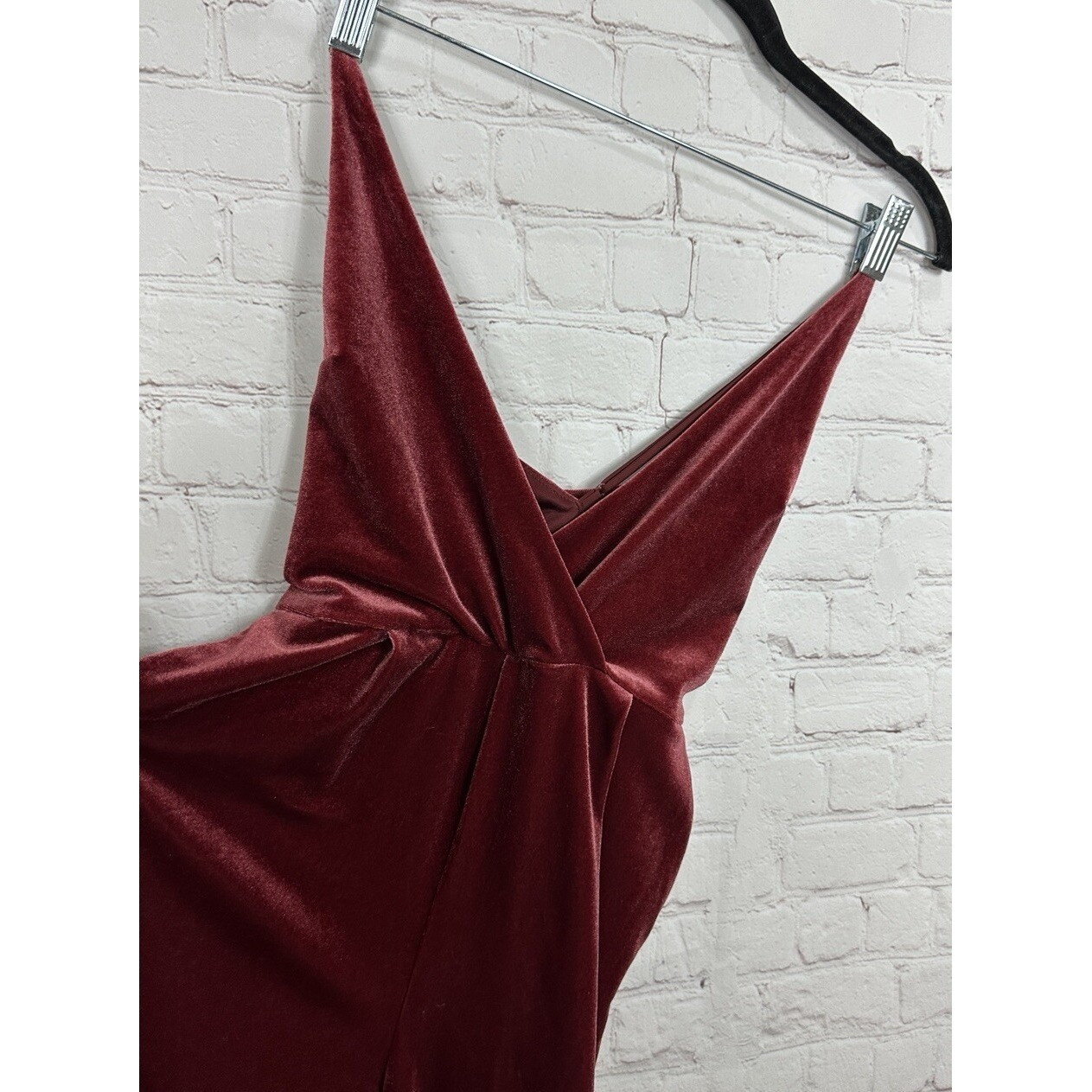 Express pleated v-neck adjustable straps pockets velour one piece jumpsuit, sz 4