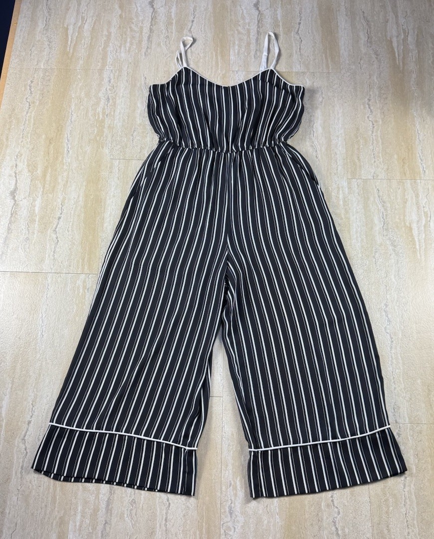 As U Wish M Black White Striped Jumpsuit Wide Leg Spaghetti Strap Cropped
