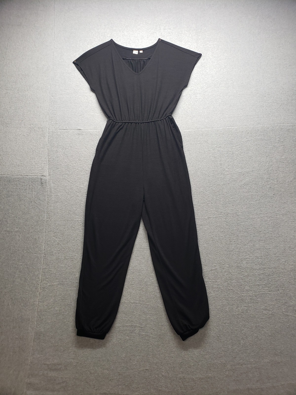 Gap Women Jumpsuit S Black V Neck Short Sleeve Tapered Leg Stretch Poly Blend
