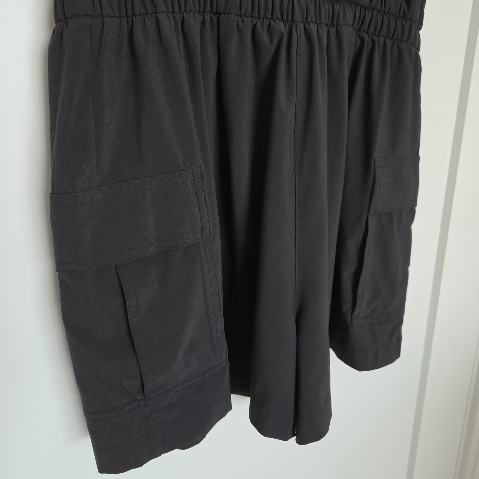 Vuori Women’s Villa Utility Romper – Size Medium – Black – VW3137 – EUC