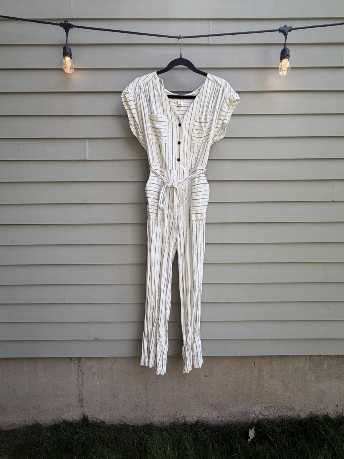 Monteau Los Angeles Striped Jumpsuit Size L Rayon Linen Blend V-Neck Belted