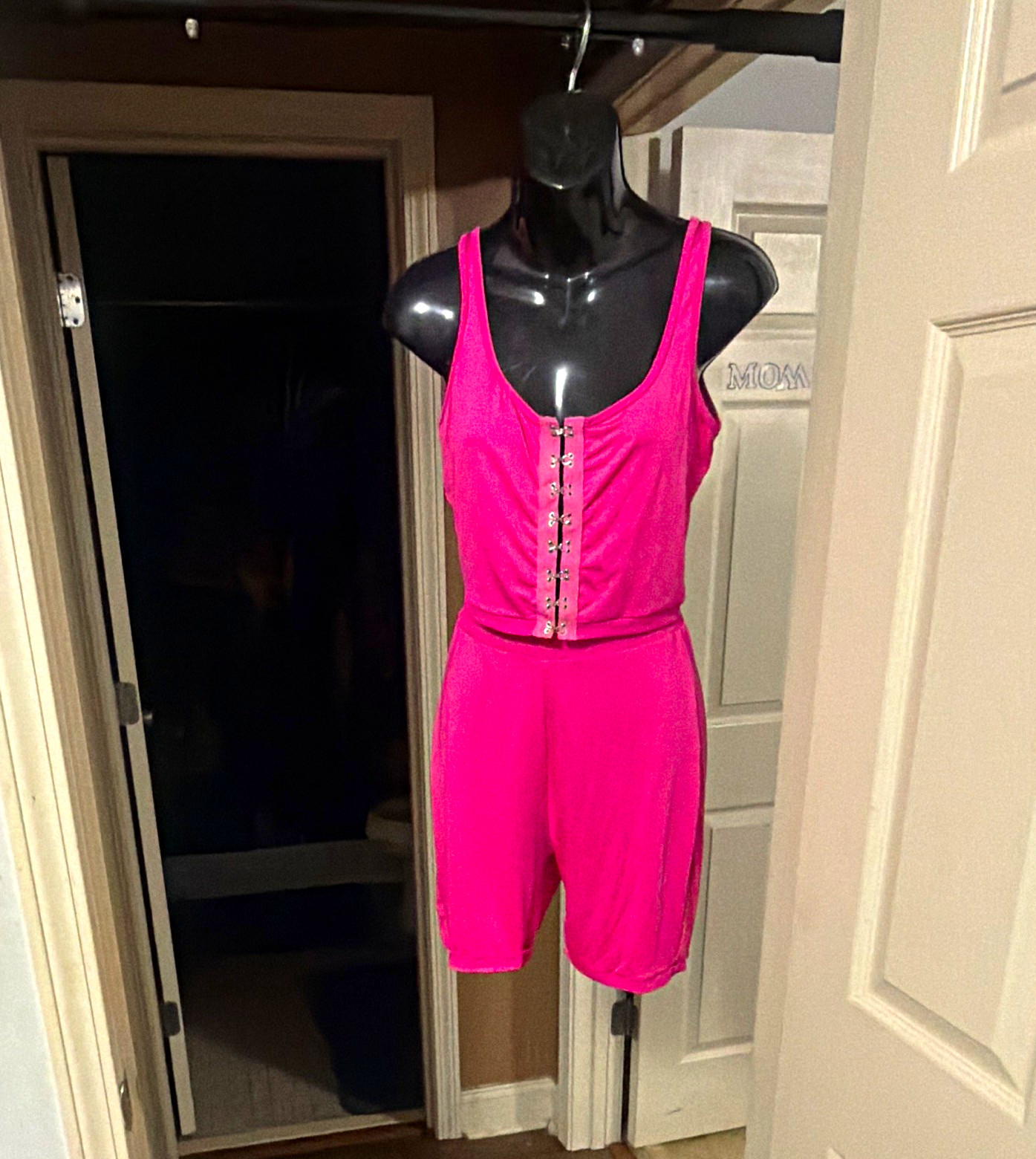 Women’s Pink Solid Scoop Neck Sleeveless Stretch Romper Hook & Eye M