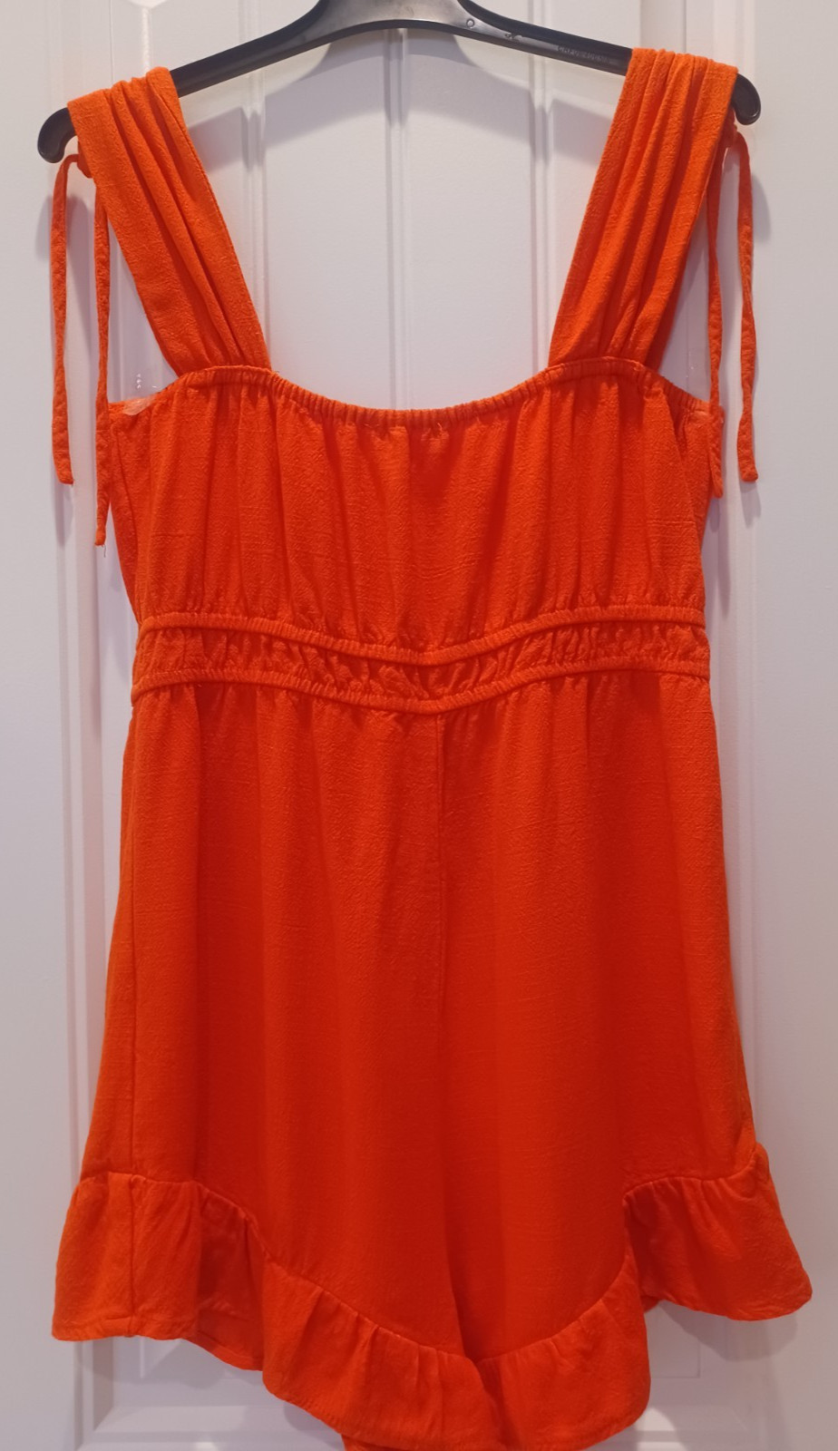 Ladies New In Ruffled Hem Mini Romper w/ Tie Shoulder Straps Orange Medium EUC!