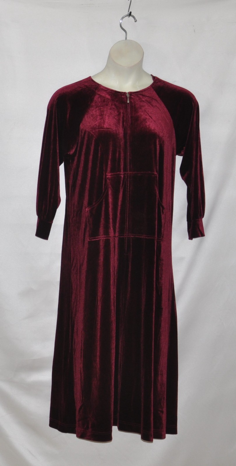 Joan Rivers REgular Length Classic Round Neck Velour Lounger Size 1X Merlot