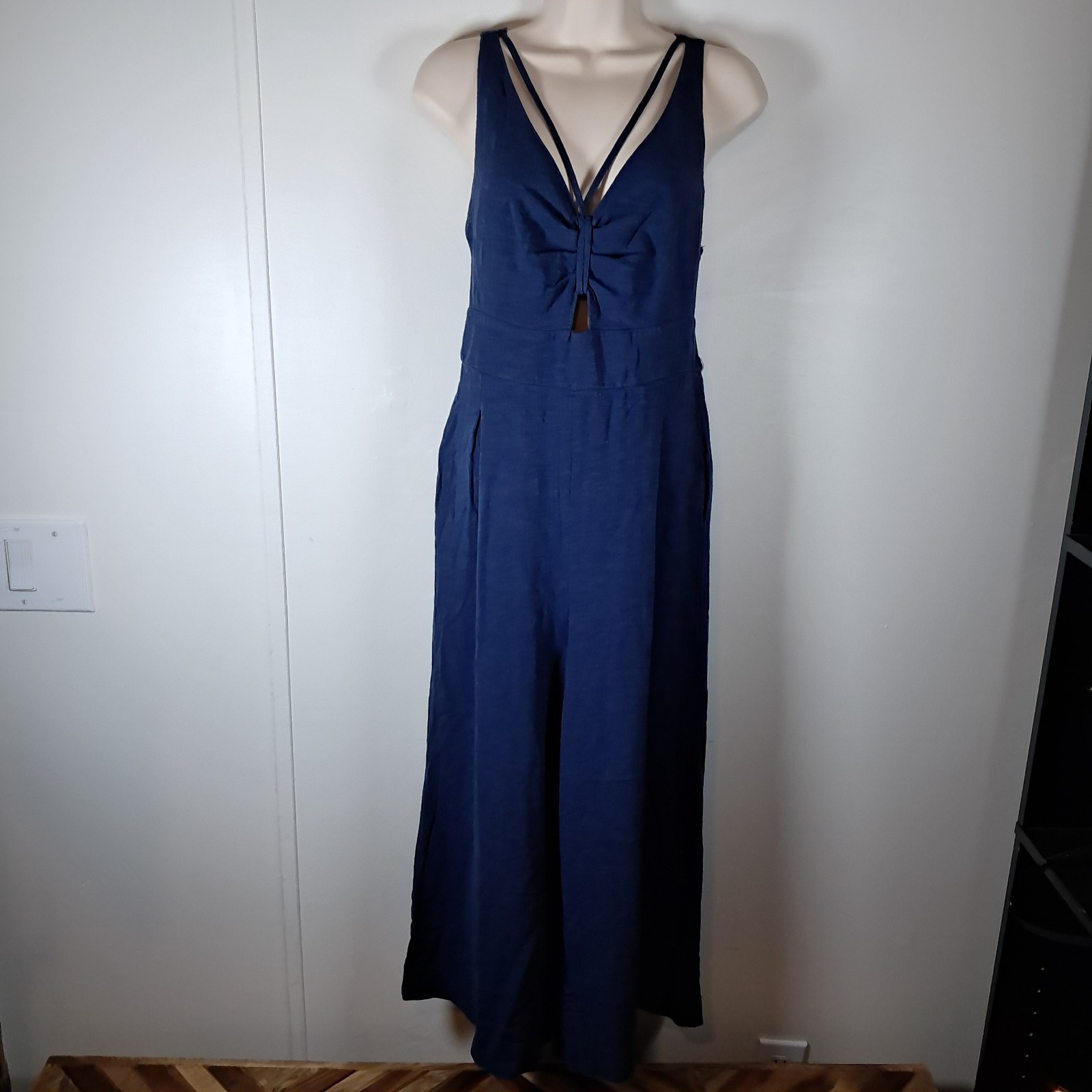 Caracilia One-Piece Wide Legged Cropped Sleeveless Jumpsuit Women’s Size S