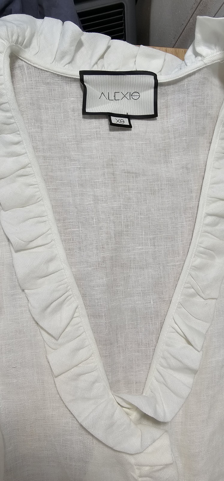 Alexis White 100% Linen Romper Ruffle Trim V-Neck Drawstring Waist Women’s Size