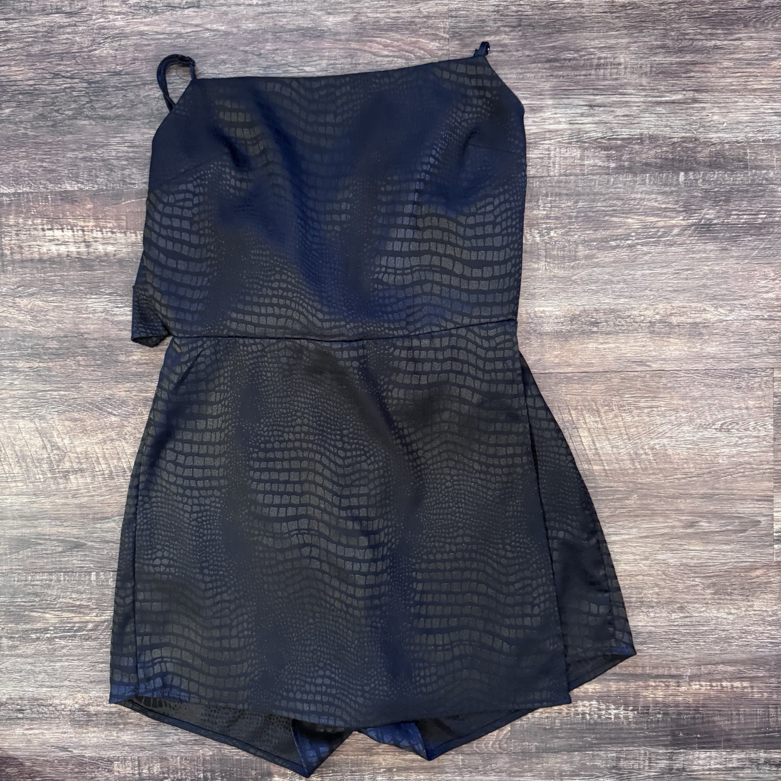 Garage Black Textured Romper – Size P/S – 97% Polyester / 3% Spandex