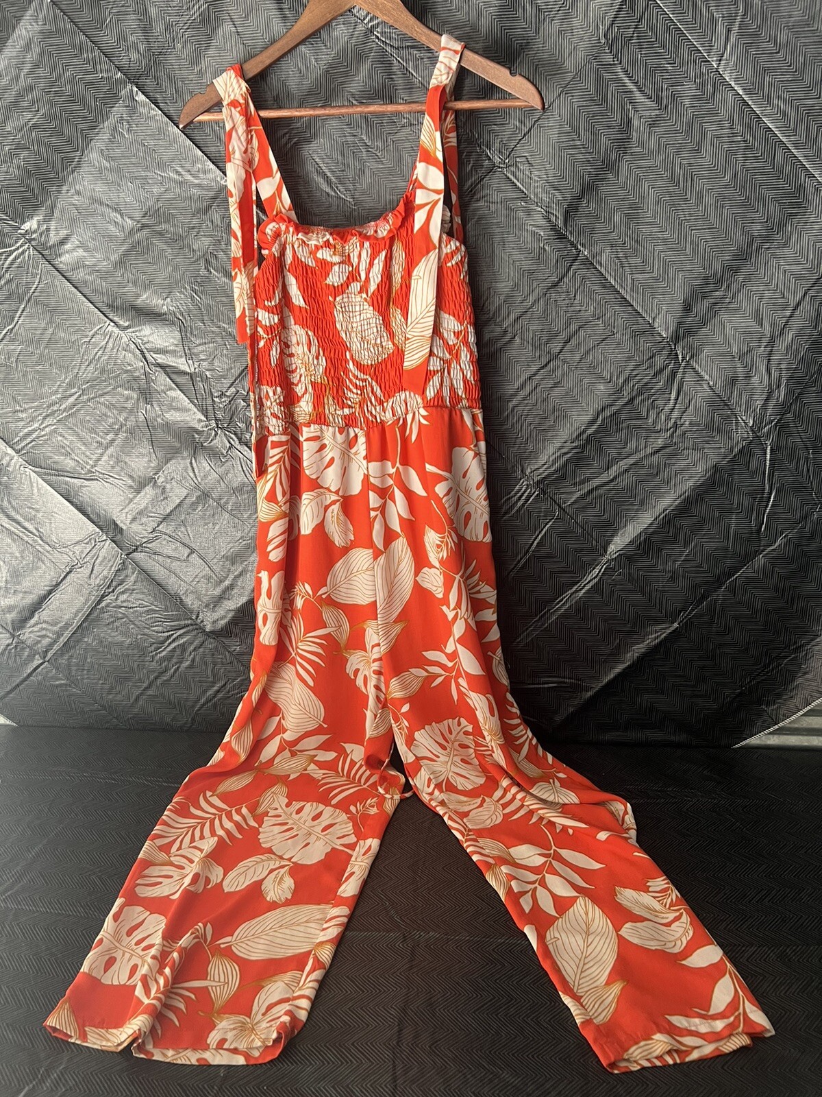 Alice Blue orange and white jumper Floral womens medium