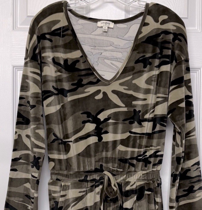 Umgee Velour Camo Stretchy Very Soft Jumpsuit Sz S