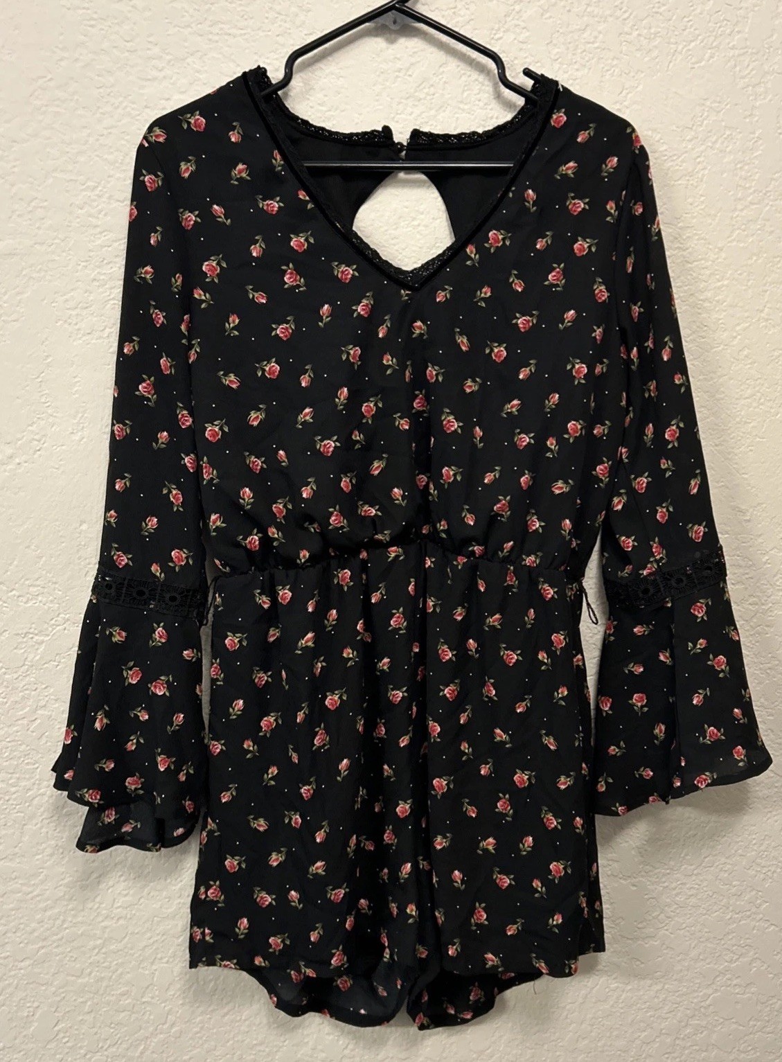 Disney Princess Woman’s Roses Rompers Size L