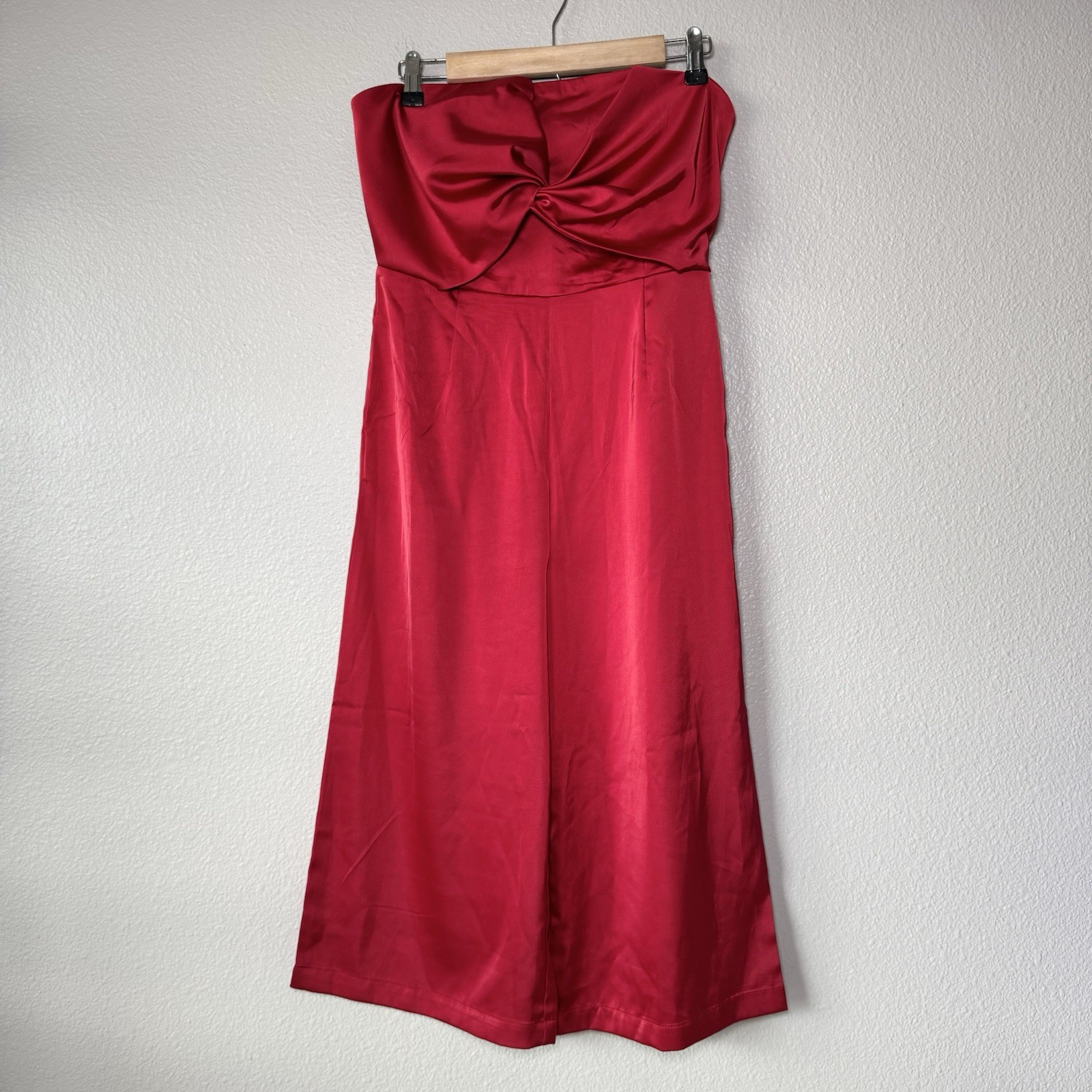 New York & Company Jumpsuit NWT Size Medium Red Strapless Capri Flare Pockets