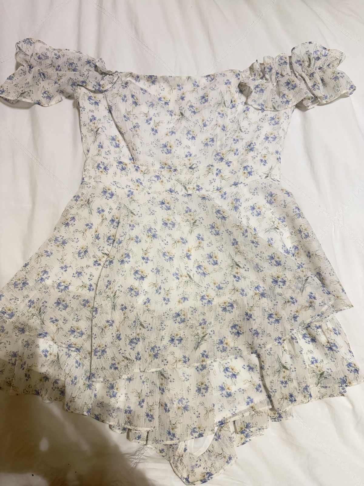 @ BALANCE White/Blue Floral Off-Shoulder Ruffle Chiffon Romper Lined M
