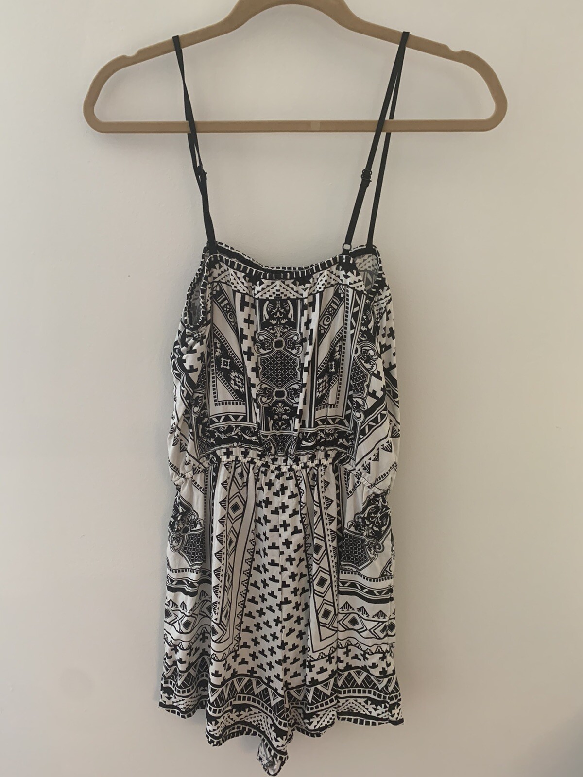 Flying Tomato Romper Sz M Sleeveless Black White Print Elastic Waist Tie Tassel
