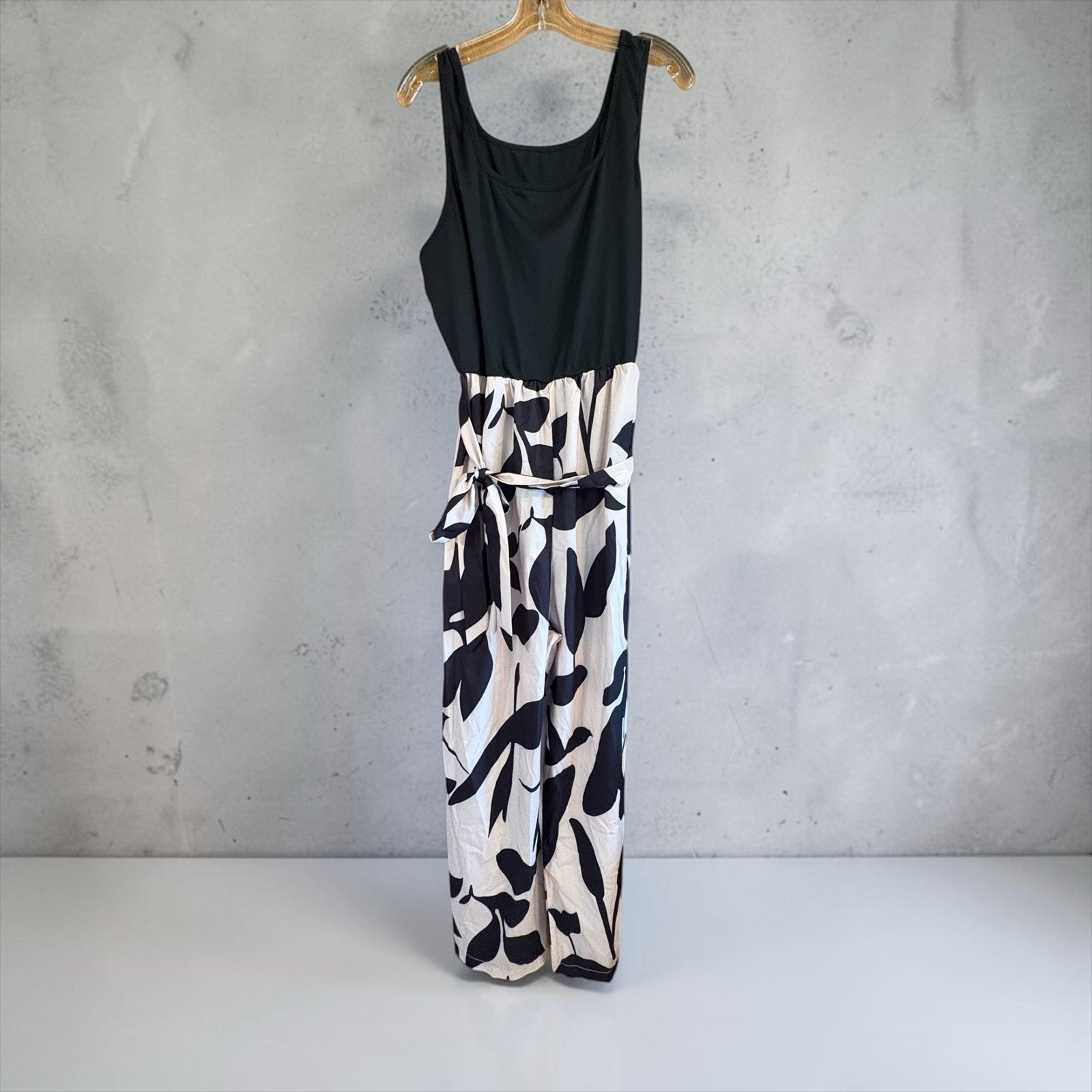 Emery Rose Women’s Plus 4XL Black/White Abstract Wide-Leg Sleeveless Jumpsuit