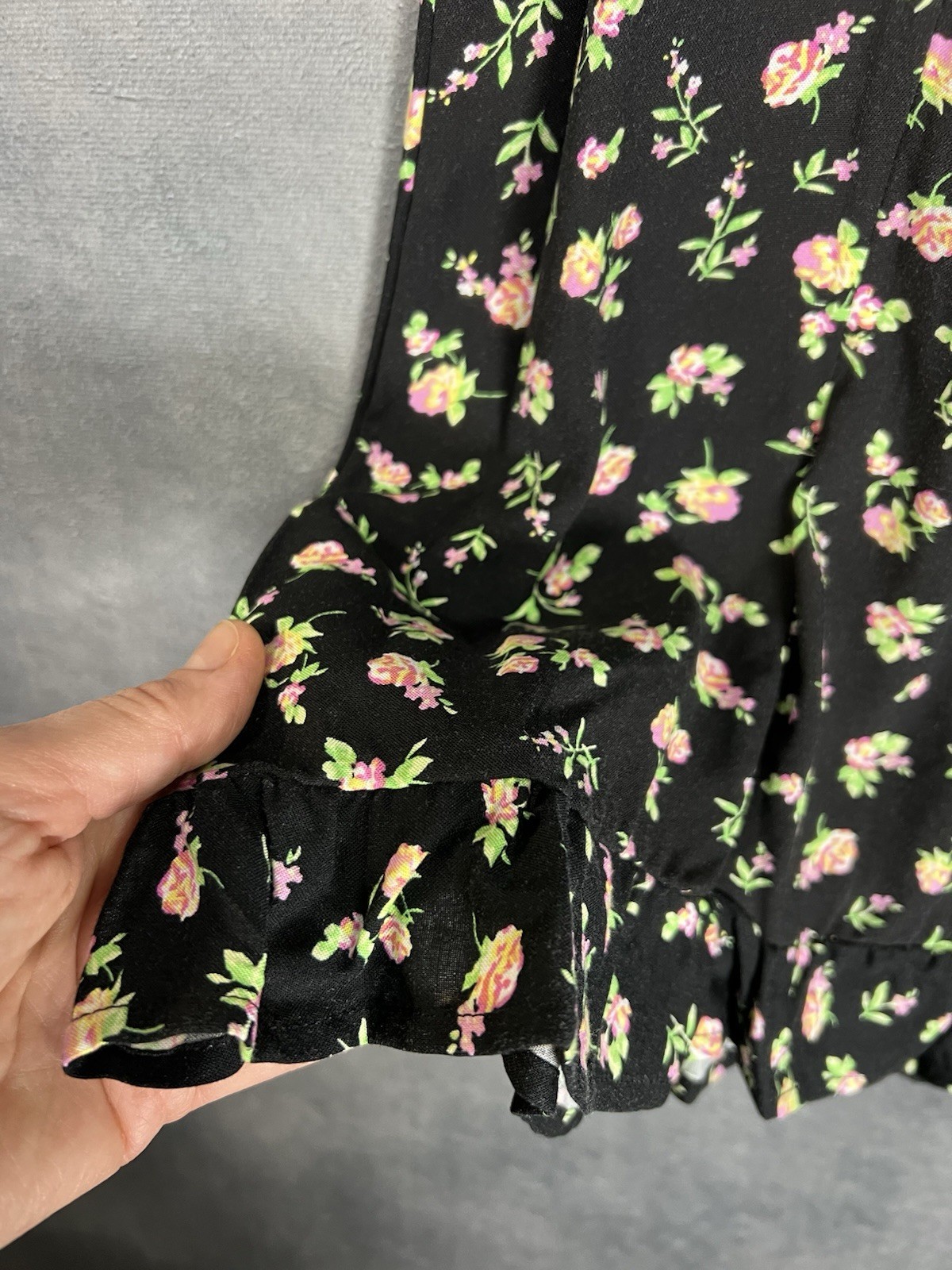 BP Nordstrom Black Floral 100% Rayon V Neck Romper Sleeveless Women Small
