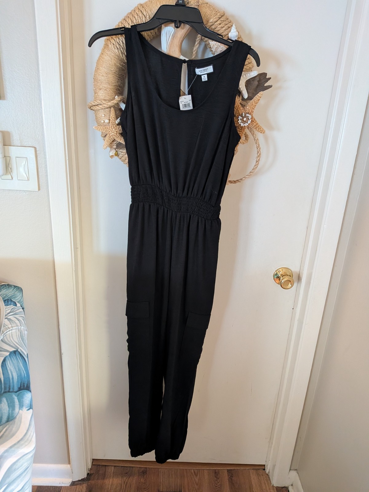 Discreet Sz. M Sleeveless Black Jumpsuit Elastic Waist Pkts Ladies NEW