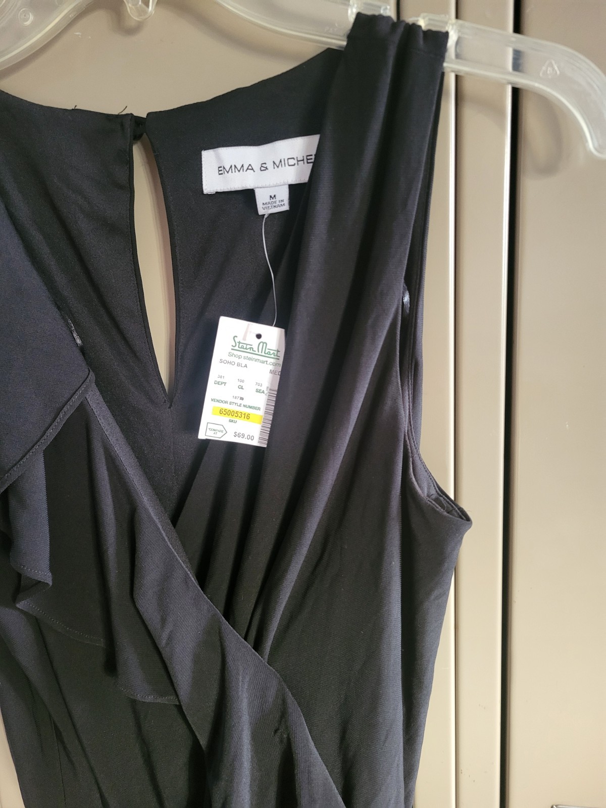 EMMA MICHELE Jumpsuit Black VCut Ruffle Sleeveless. Medium. Nwt
