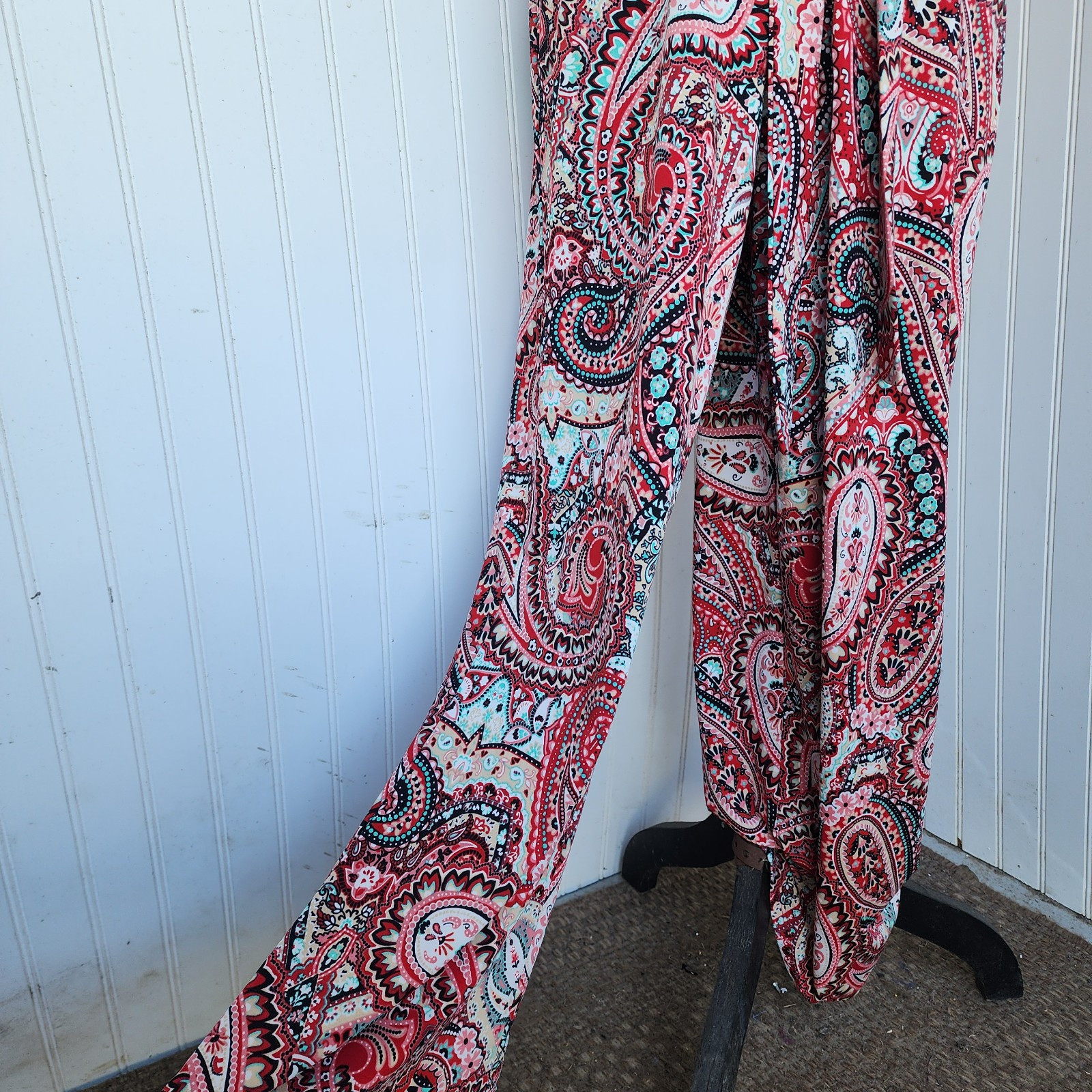 Tacera Womens Jumpsuit Red Green Paisley Stretch Sleveless Tie Waist V-Neck S