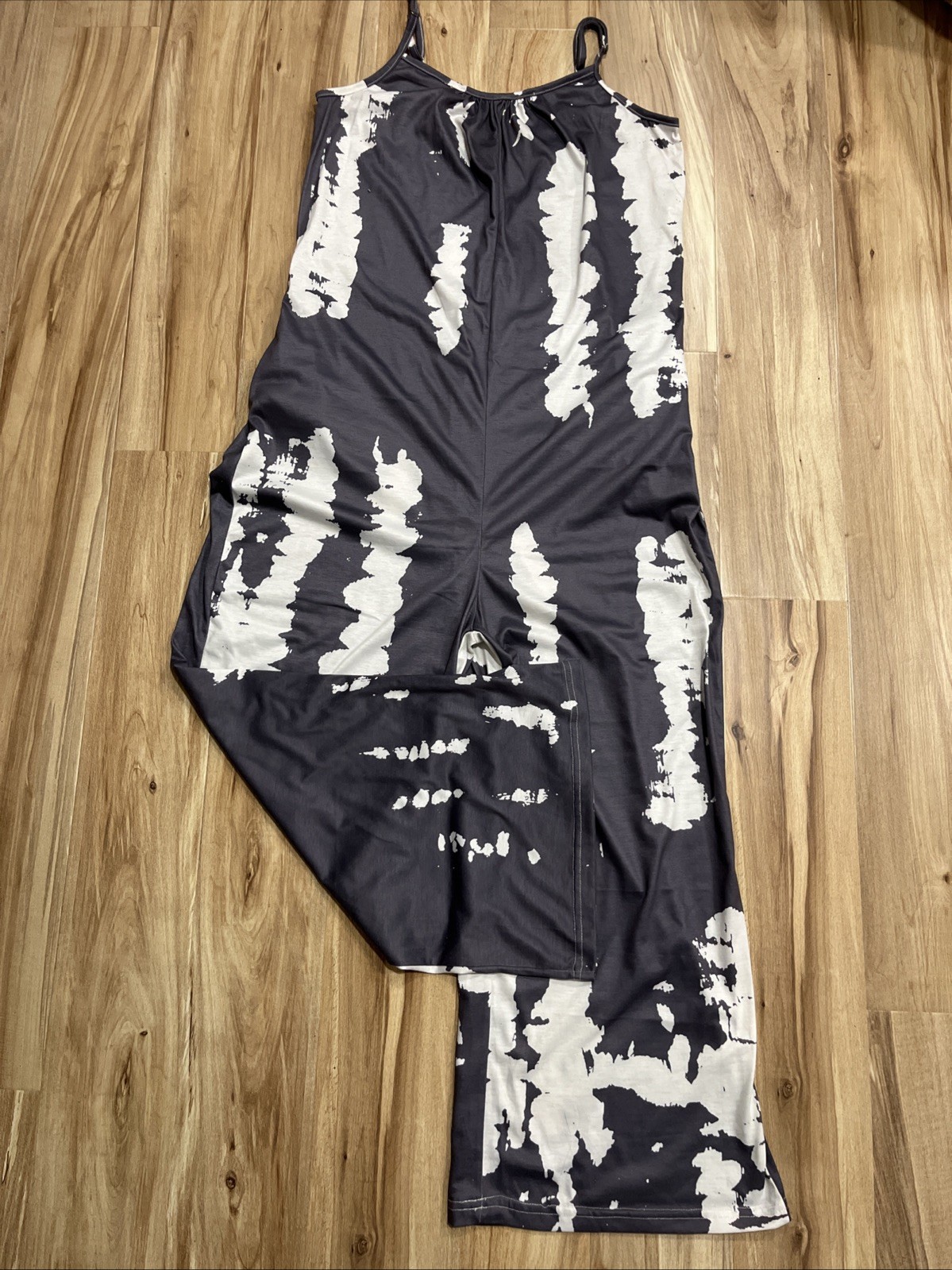 Shein Women’s Jumpsuit Size Medium 6 Gray White Tie Dye Sleeveless Relaxed Fit