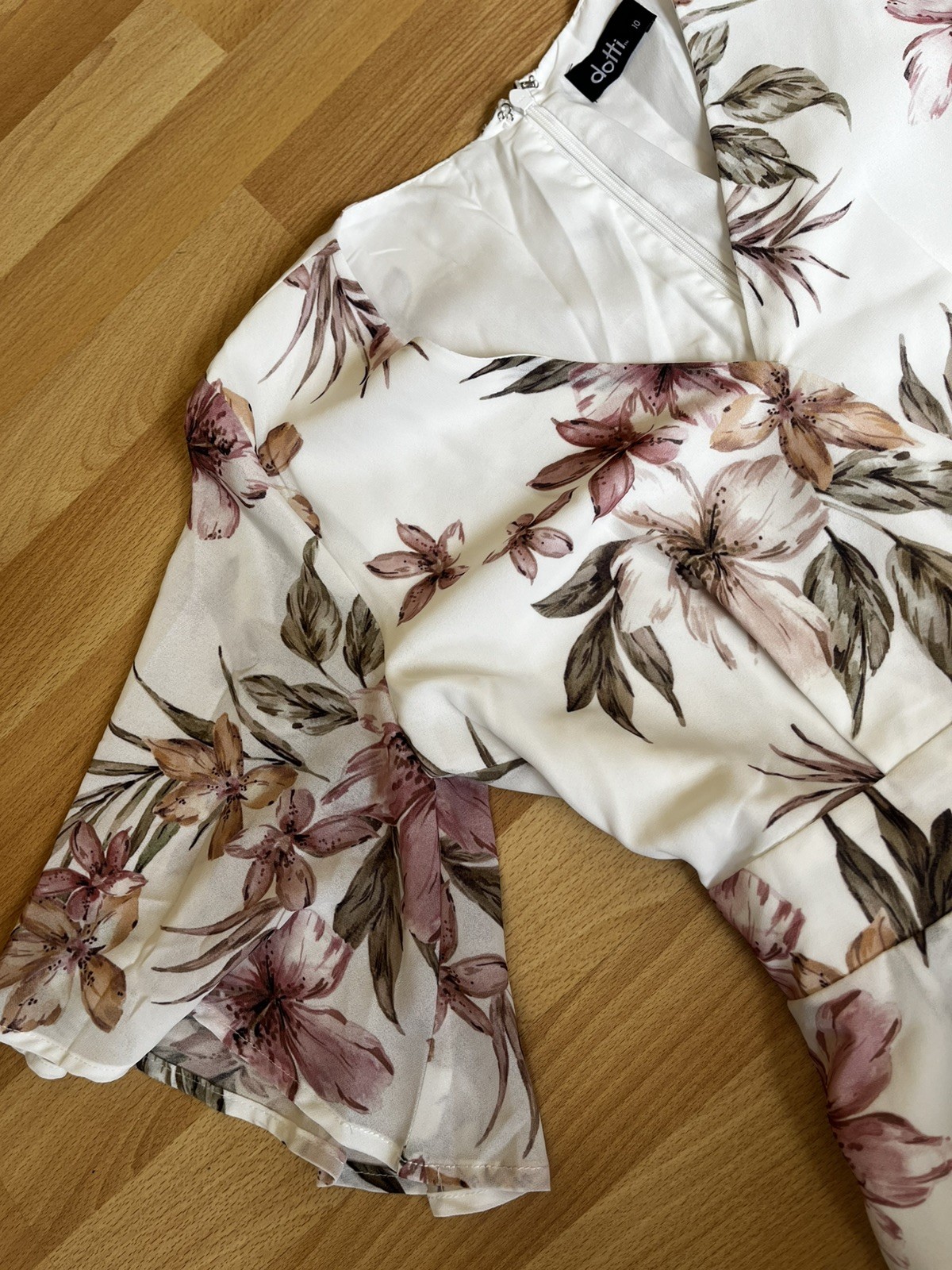 Floral Print Wrap Style Romantic Soft Boho Lightweight Fabric Playsuit Size 10