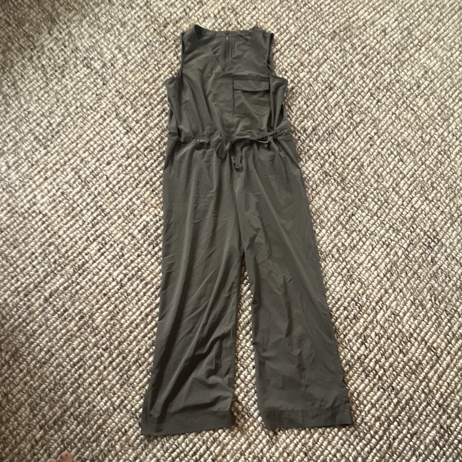 Athleta Solid Woven Poly/Spandex Sleeveless V-Neck Zip Jumpsuit Pockets Gray M