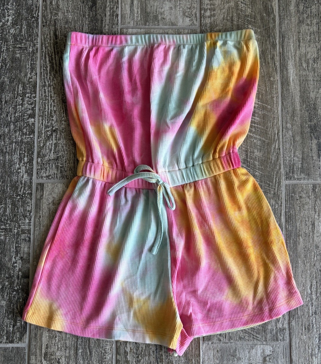 TIE DYE STRAPLESS PINK YELLOW BLUE ROMPER SIZE MEDIUM
