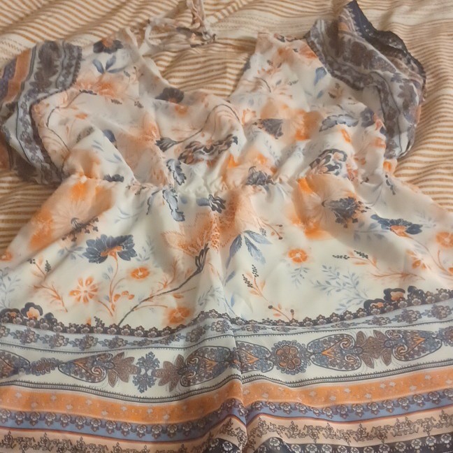 Crystal Sky Women’s M White/Orange/Blue Floral Chiffon Sleeveless V-Neck Romper