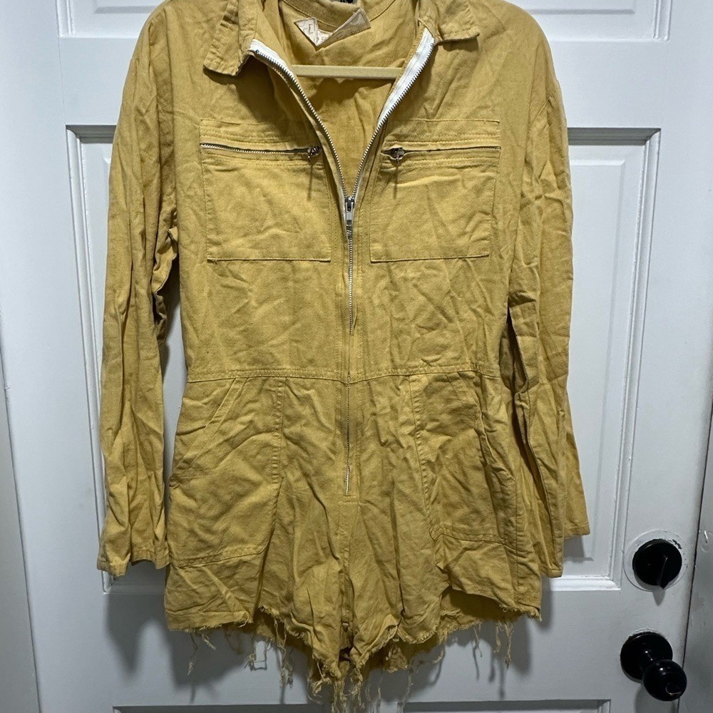 $176 Jen’s Pirates Booty Amazon Palmetto Romper (sold out in this color) M/L