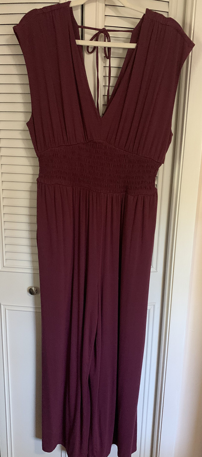 Maroon Women’s Old Navy sleeveless, wide leg Jumpsuit – size Large