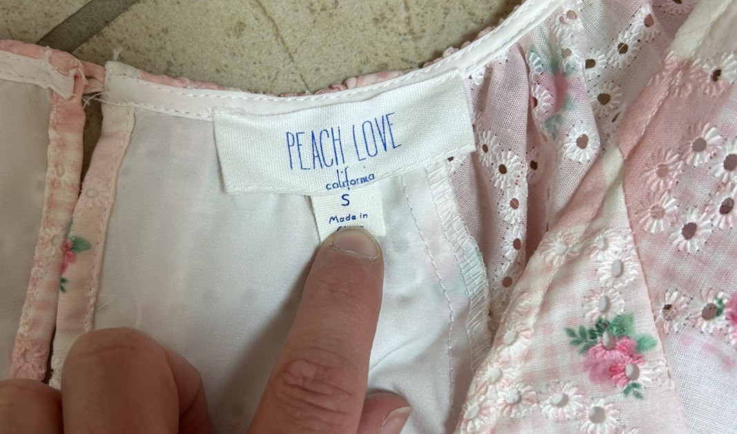 Peach Love California White and Pink Floral Romper size Small