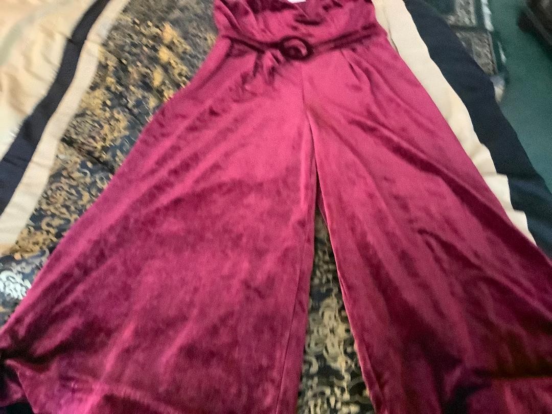 SUGAR LIPS WINE VELOUR JUMPER (SZ M)