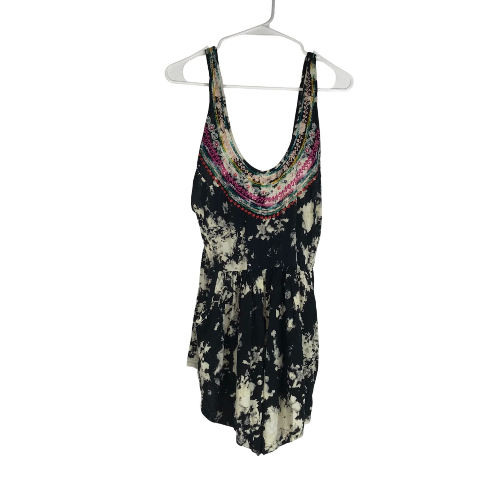 BILLABONG – WOMEN’S MEDIUM – BLACK SLEEVELESS ROUND NECK 100% RAYON ROMPER