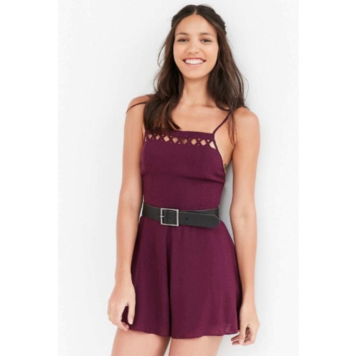 Urban Outfitters Romper Size 10 Burgundy Kimchi Blue Tie Back Minimalist Boho