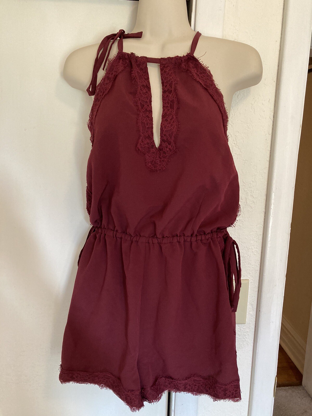 Women’s Juniors Kendall + Kylie Sleeveless Burgundy Shorts Romper Size Small