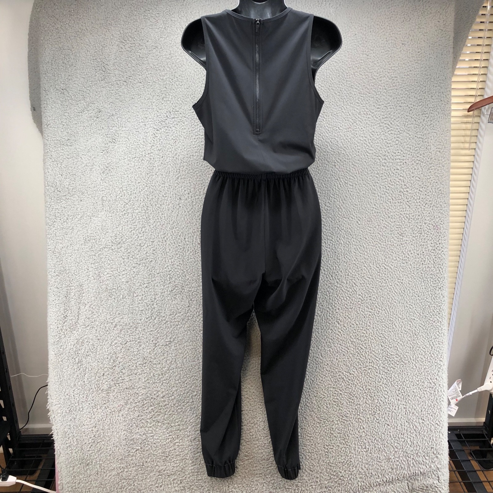 Athleta Jumpsuit Womens 6 Black Sleeveless Tapered Leg Elastic Waist Activewear