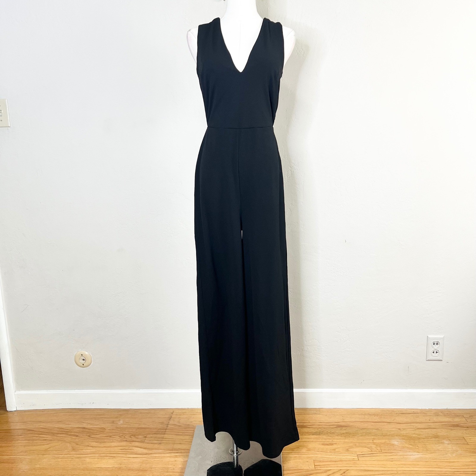 Lulus Black Wide Leg Jumpsuit V-Neck Crisscross Open Back Sleeveless Medium NWT