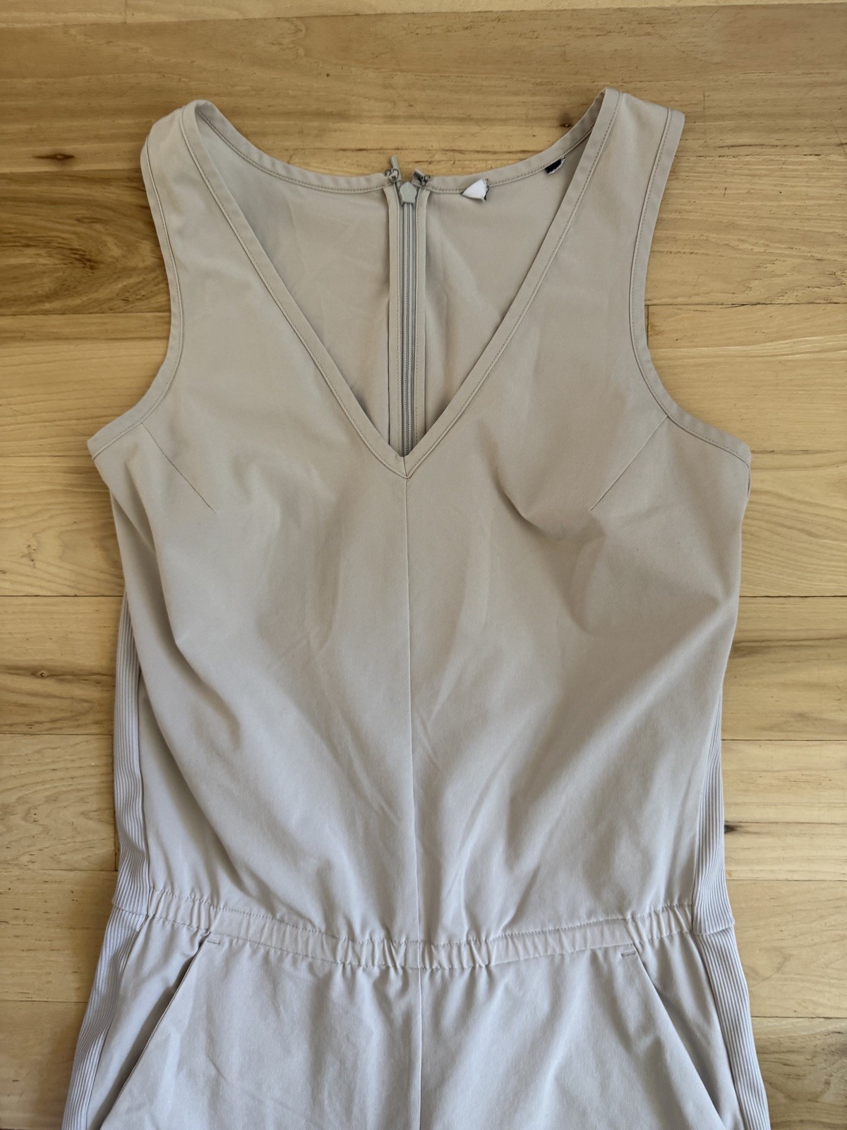 Athleta Brooklyn Jumpsuit Athleisure Lightweight Abalone Pockets Size 4
