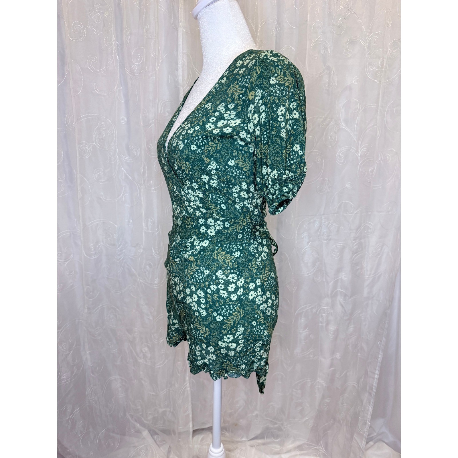 Urban Outfitters Green Floral Ruffle Hem Surplice Romper XS
