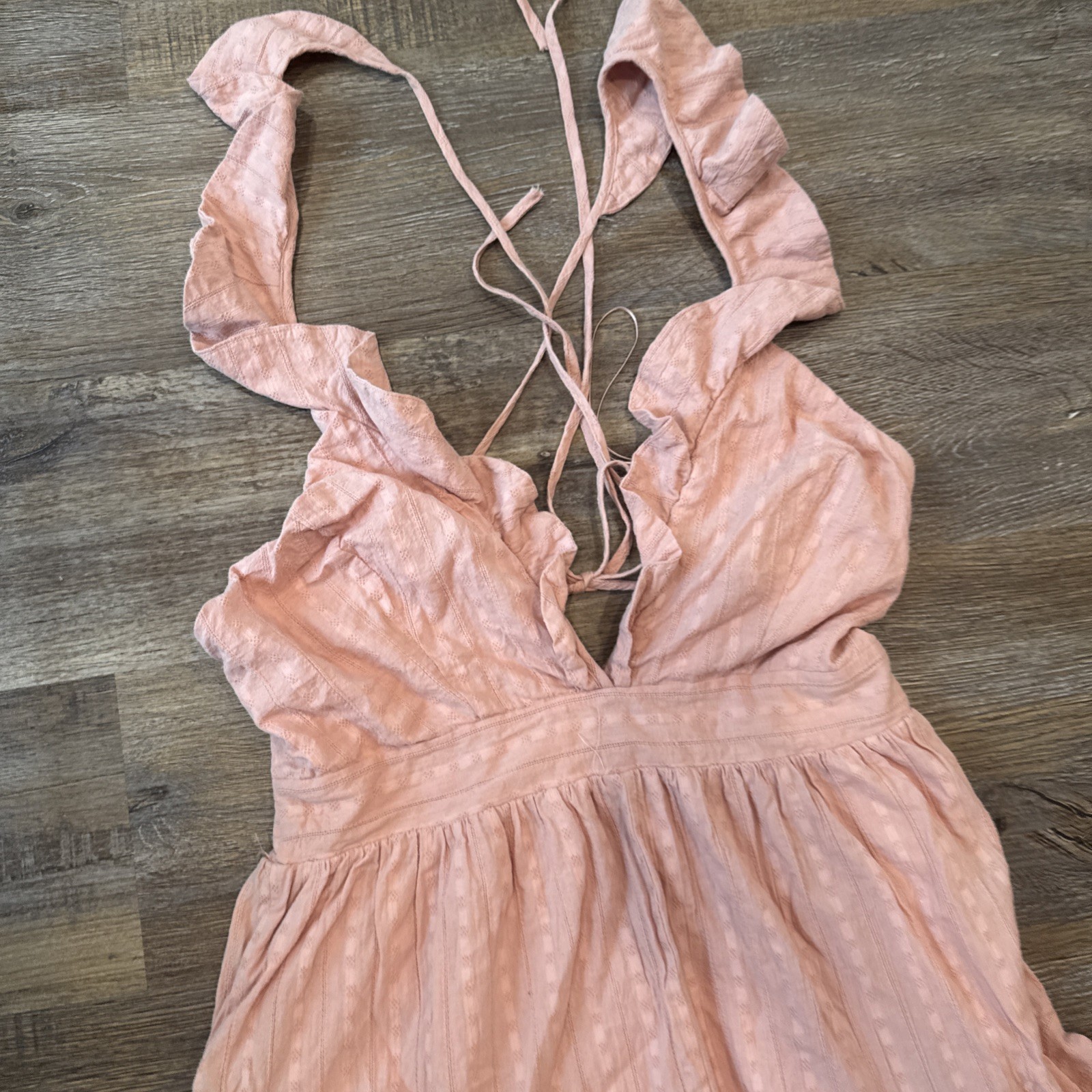 Hyfve Ruffled plunge neck dusty rose strappy tie back romper sz L